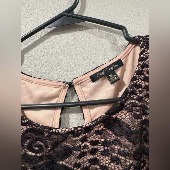 2/$15 City Triangles Lace Floral Print Dress - Picture 3 of 5